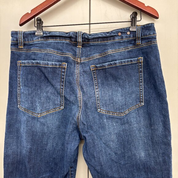 Cabi Jeans Women's True Boyfriend Size 12 Relaxed Denim Distressed - Picture 3 of 10